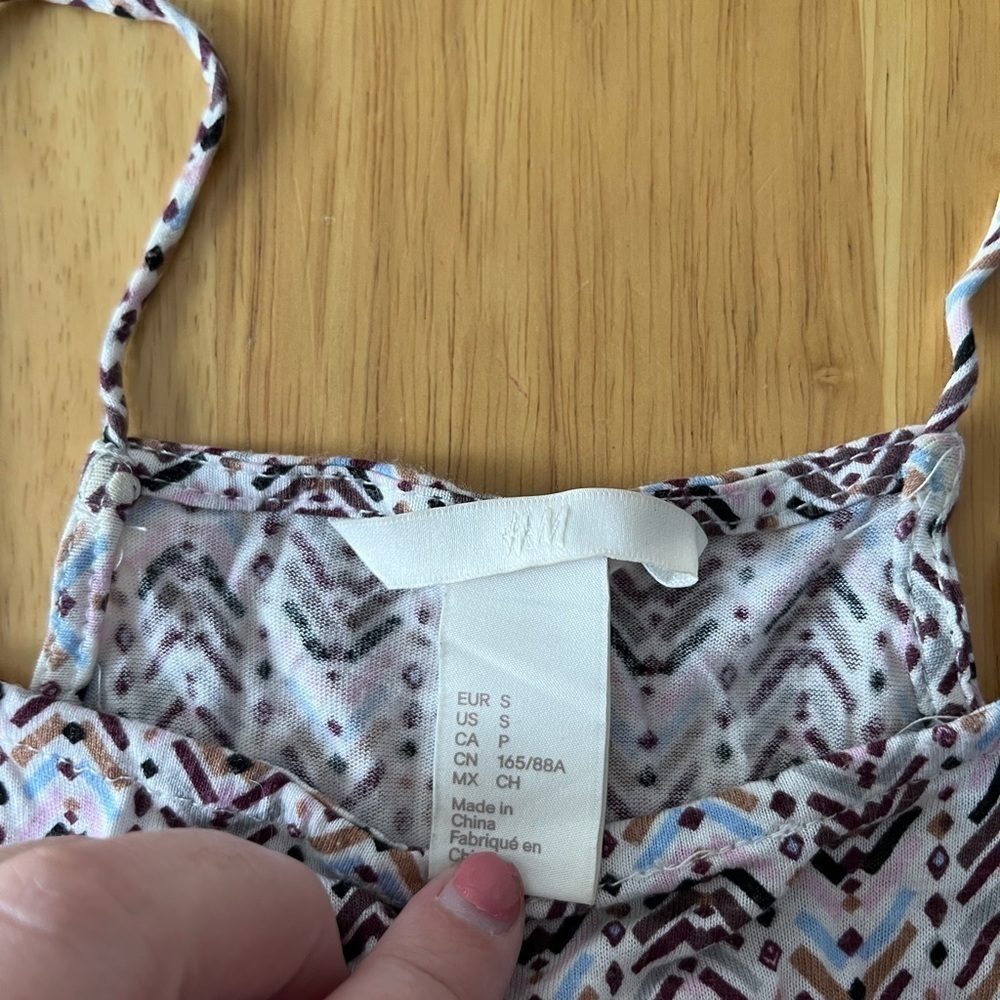 H&M Racerback tank with spaghetti straps size small - Picture 4 of 8